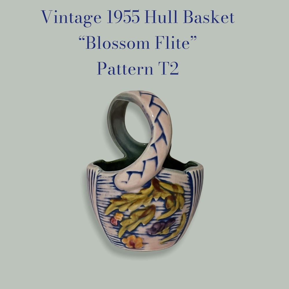 Vintage 1955 Hull Pottery “Blossom Flite” 6” Basket